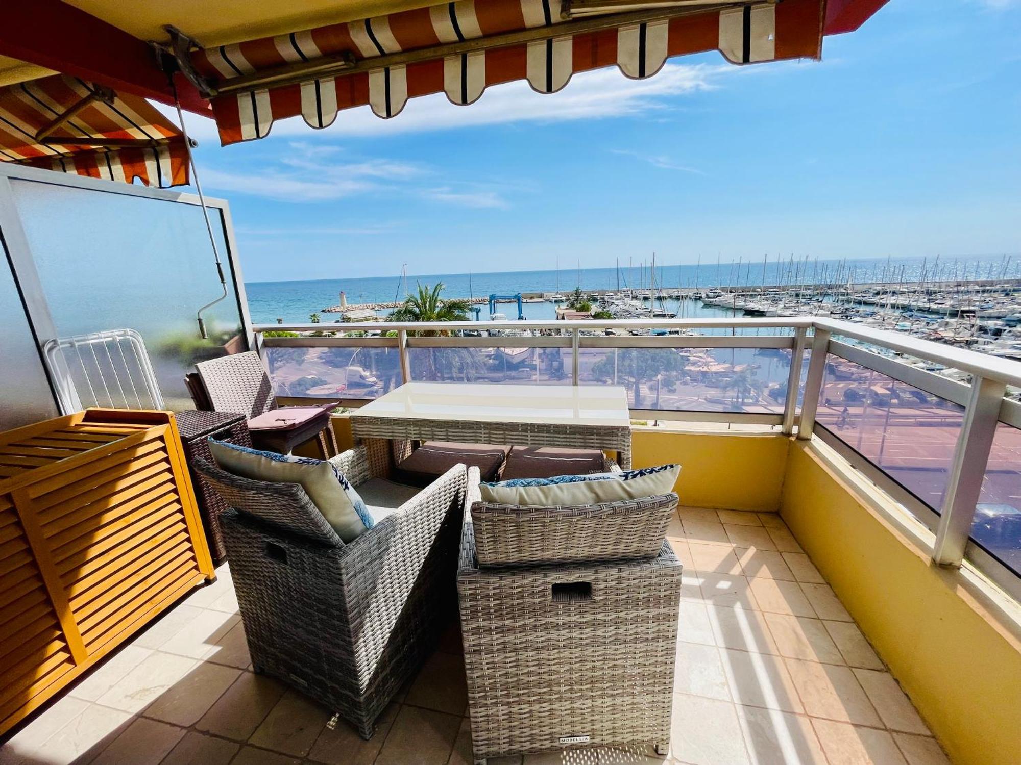 Superbe Appartement En Bord De Mer, Pres Du Centre Et Des Plages Menton Exterior foto